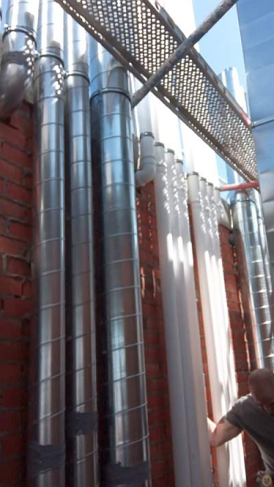 Instalación del sistema de ventilación natural y calderas de condensación